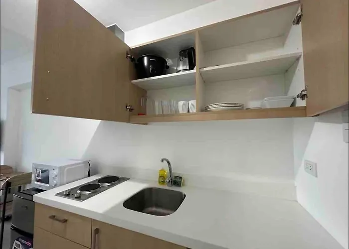 Fast Wifi - Free Pool Access - Netflix - Hot Shower Apartamento Manila