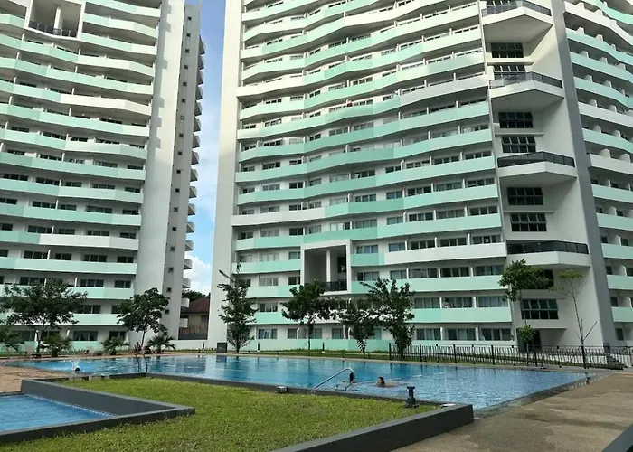 Fast Wifi - Free Pool Access - Netflix - Hot Shower * Manila