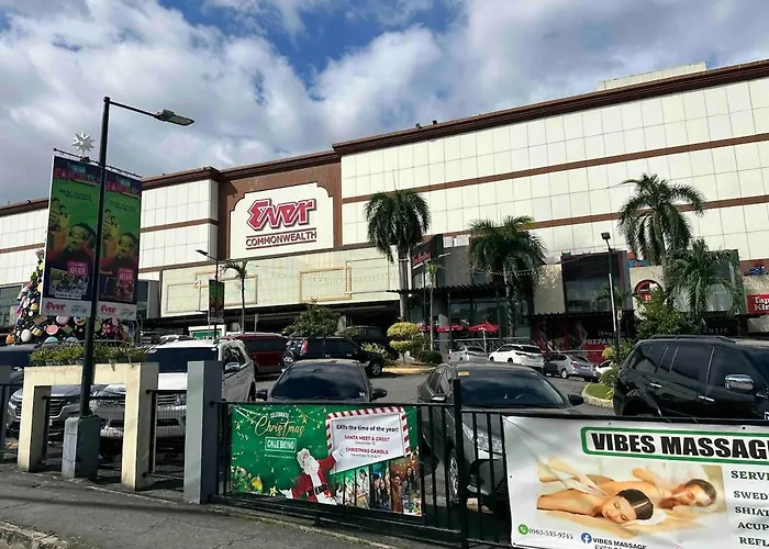 Fast Wifi - Free Pool Access - Netflix - Hot Shower Manila