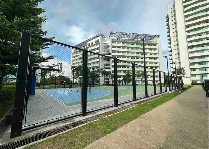 Fast Wifi - Free Pool Access - Netflix - Hot Shower